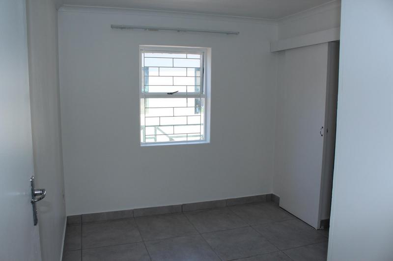 1 Bedroom Property for Sale in Oostersee Western Cape